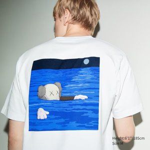 KAWS X Uniqlo T-shirt, size unisex S